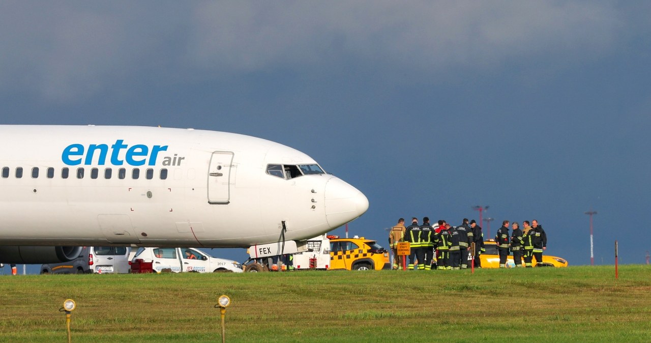 Samolot wypadł z pasa na lotnisku w Balicach