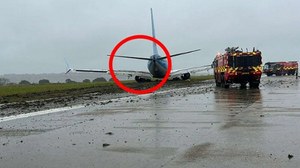 Samolot wypadł z pasa przy lądowaniu. Jest nagranie