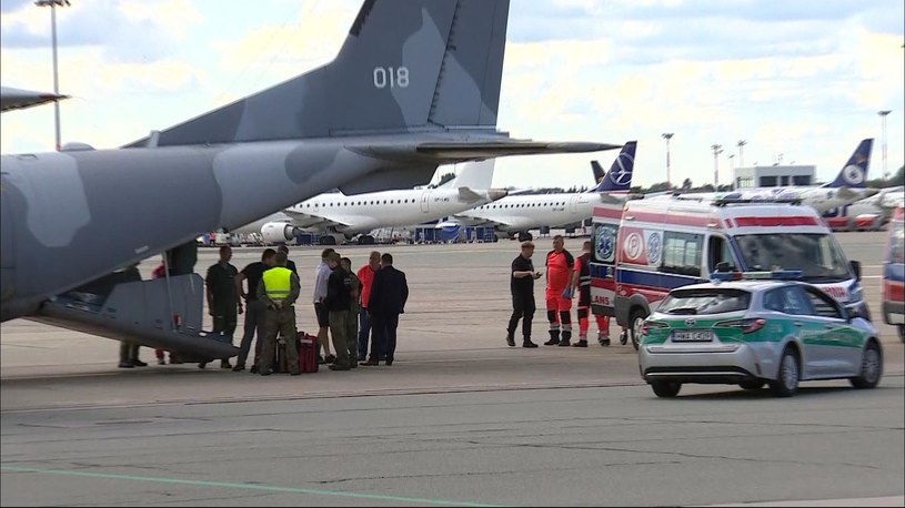 Samolot z rannymi pielgrzymami wylądował w Warszawie /Polsat News