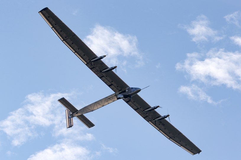 Samoloty autonomiczne będą mogły utrzymywać się w powietrzu przez wiele lat bez lądowania /123RF/PICSEL
