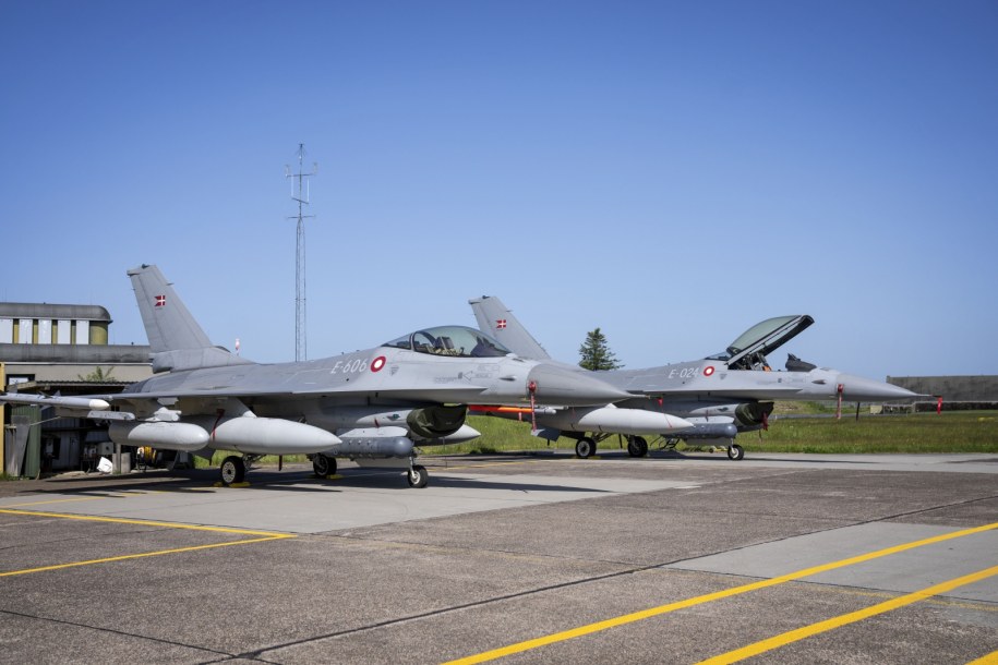 Samoloty F-16 w bazie w Danii /BO AMSTRUP /PAP/EPA