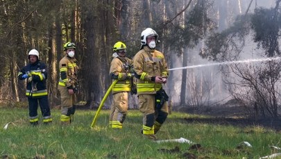 Samoloty i śmigłowce w akcji gaszenia pożaru niedaleko Częstochowy
