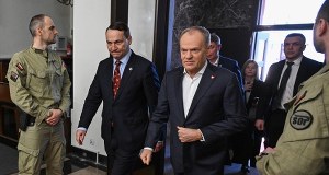 Samoloty polskich Sił Zbrojnych ewakuują Polaków? Wniosek trafił do prezydenta