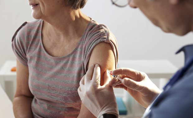 Samorząd lekarski apeluje o promocję szczepień przeciw grypie