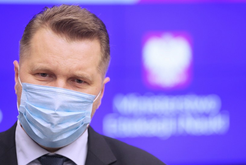 Samorządowcy, aktywiści, dyrektorzy, nauczyciele i rodzice mówią "nie" zmianom w oświacie / 	Jakub Kamiński    /East News
