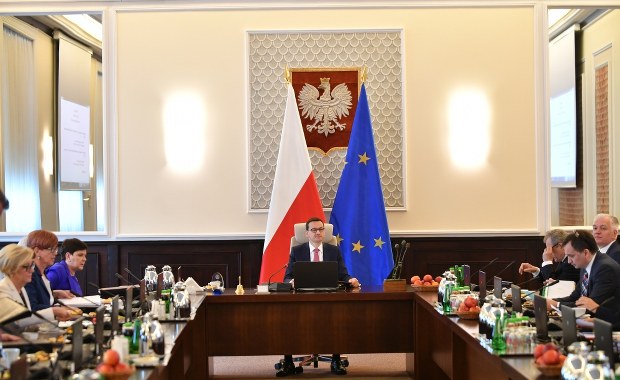 Samorządowcy krytykują rządowe plany obniżki wynagrodzeń. Chcą, żeby przepisy trafiły do Trybunału 