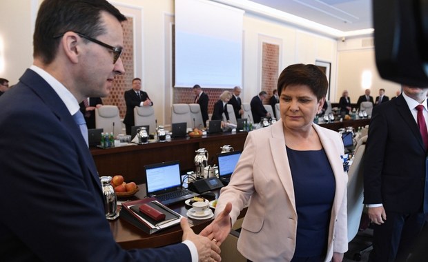 Samorządowcy o "lekkomyślności" Beaty Szydło. Chodzi o podwyżki dla nauczycieli