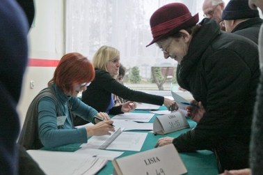 Samorządy bez JOW-ów i dłuższa kadencja. Nowa ordynacja według Prawa i Sprawiedliwości 