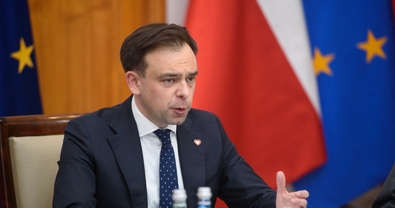 Samorządy i minister finansów Andrzej Domański spierają się o to, komu należą się odsetki z dotacji rzadowych /Aleksander Kalka/NurPhoto /AFP