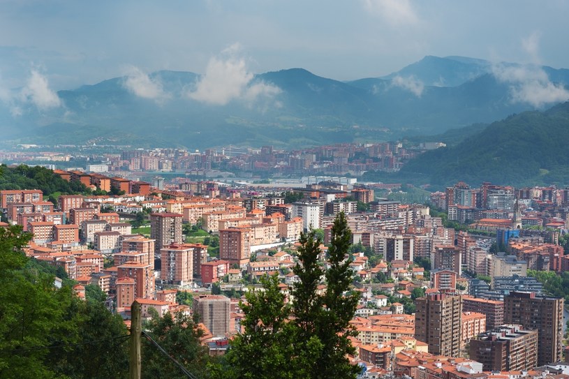 Samorządy mogą ograniczać wynajem mieszkań turystom. Nz. panorama Bilbao (Kraj Basków) /123RF/PICSEL