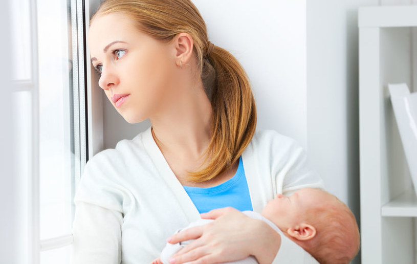 Samotne matki będą mogły otrzymać wyższe świadczenie alimentacyjne /123RF/PICSEL