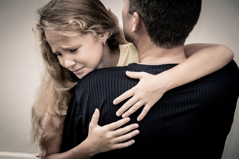 Samotni ojcowie powinni szczególnie dbać o zdrowie /123RF/PICSEL