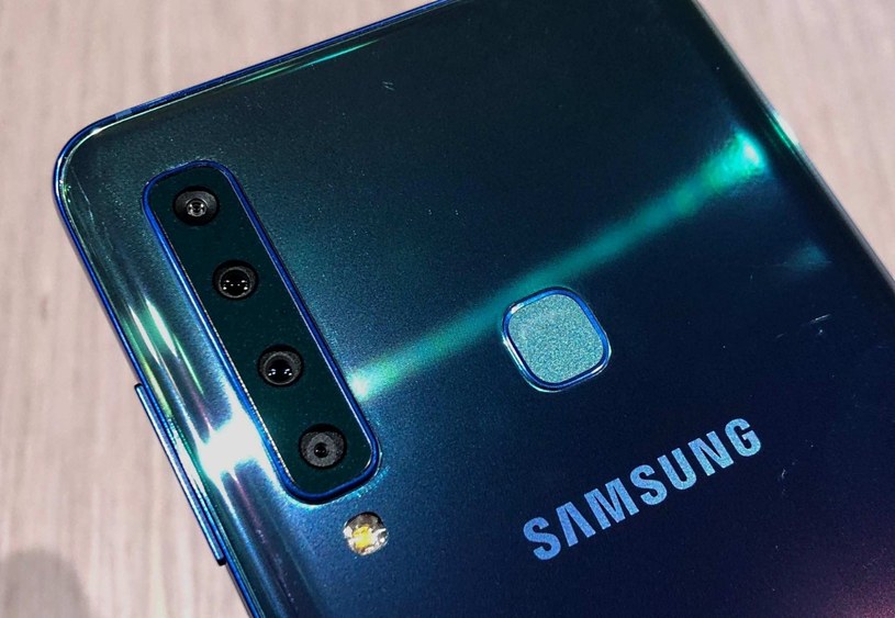 Samsung Galaxy A9 - poczwórny aparat z tyłu w smartfonie /INTERIA.PL