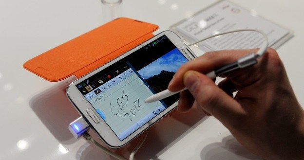 Samsung Galaxy Note III będzie jeszcze większy od poprzednika /AFP