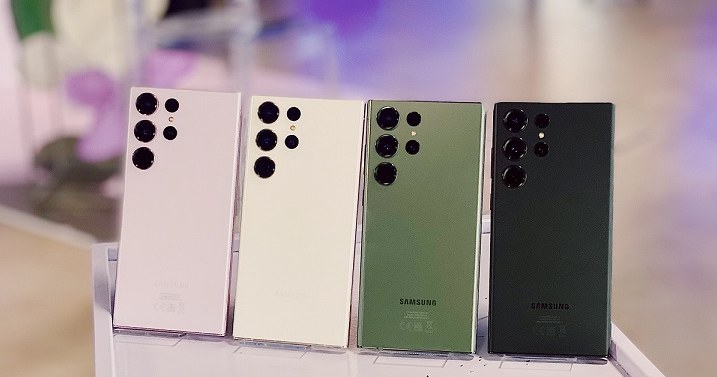 Samsung Galaxy S23 Ultra dostępny jest w czterech wersjach kolorystycznych /INTERIA.PL