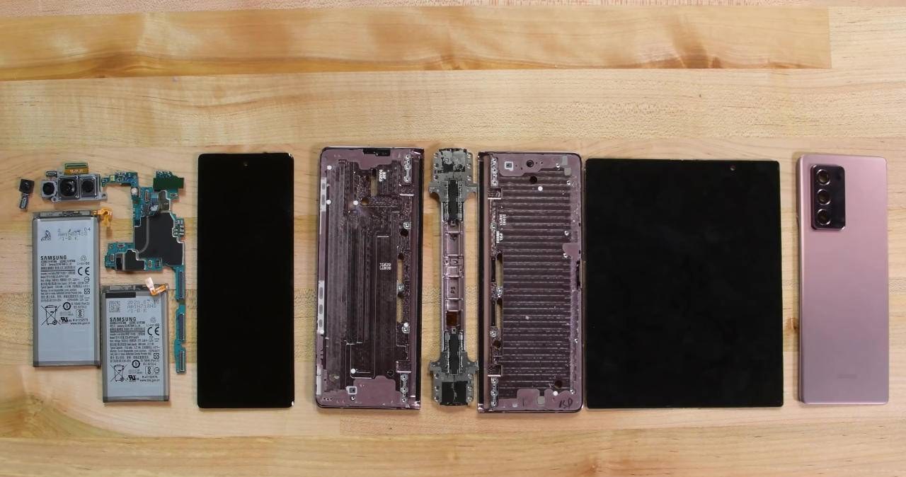 Samsung Galaxy Z Fold 2 rozebrany / fot. iFixit /materiał zewnętrzny