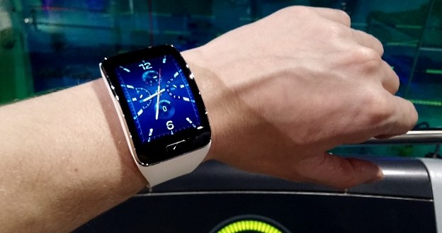 Samsung Gear S - smartwatch, który obecnie kosztuje około 1399 zł /INTERIA.PL