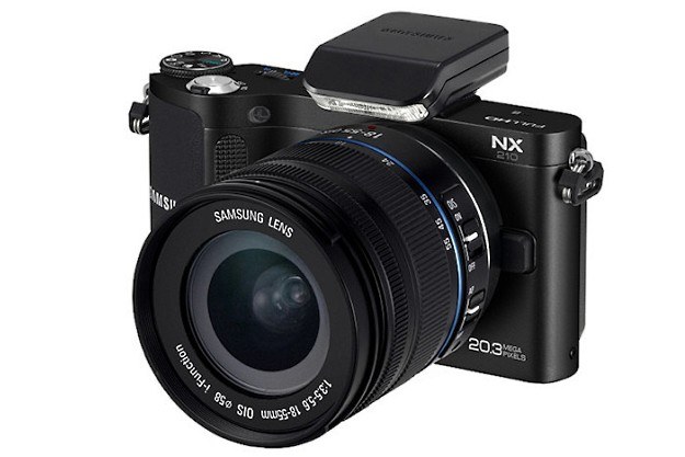 Samsung NX210 /materiały prasowe