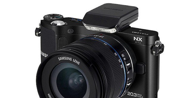 Samsung NX210 /materiały prasowe