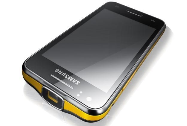 Samsung odważnie eksperymentuje z projektorami w swoich smartfonach /materiały prasowe