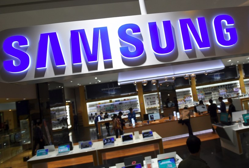 Samsung otwiera się na innych producentów /AFP