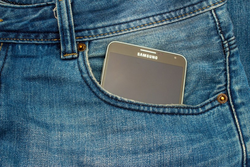 Samsung próbuje uchronić obecnych użytkowników Note'a 7 przed szkodami /123RF/PICSEL