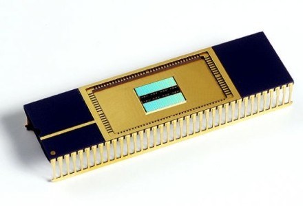 Samsung rozpoczął produkcję zmiennofazowych pamięci RAM (PRAM) /kopalniawiedzy.pl