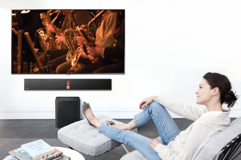 Samsung soundbar HW-F750  (obecnie kosztujący około 1800 zł). Czy może zastąpić kino domowe? /materiały prasowe