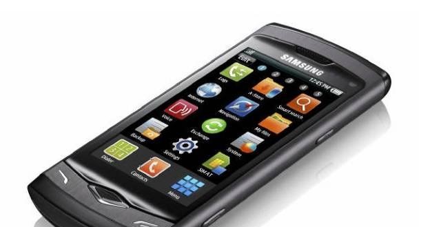 Samsung Wave - jeden z telefonów Samsunga, który ma wyświetlacz AMOLED /materiały prasowe