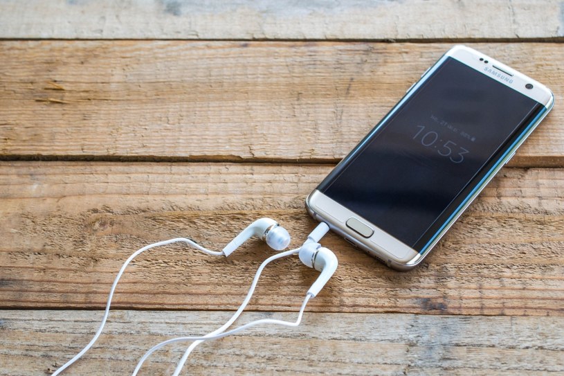 Samsungi będą w przyszłości smartfonami dla audiofilów? /123RF/PICSEL