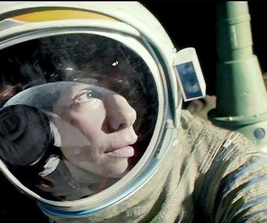 Sandra Bullock w scenie z filmu "Grawitacja"