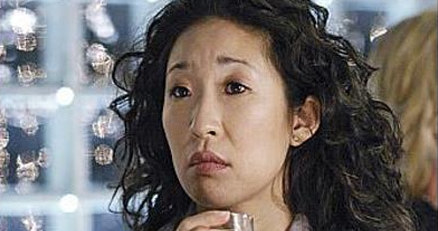 Sandra Oh w serialu "Chirurdzy" /