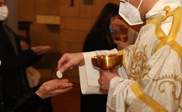 Sanepid apeluje do uczestników mszy. Chodzi o zakażenie Covid-19 