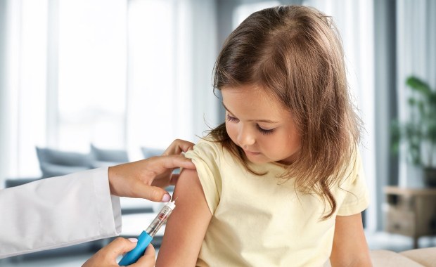 Sanepid dotrze do tysięcy nieszczepionych dzieci. "Ciąg dalszy kontroli"