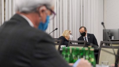 Sanepid nie będzie już wydawał pisemnej decyzji o kwarantannie? Senacka komisja zdrowia za poprawkami do tzw. ustawy covidowej