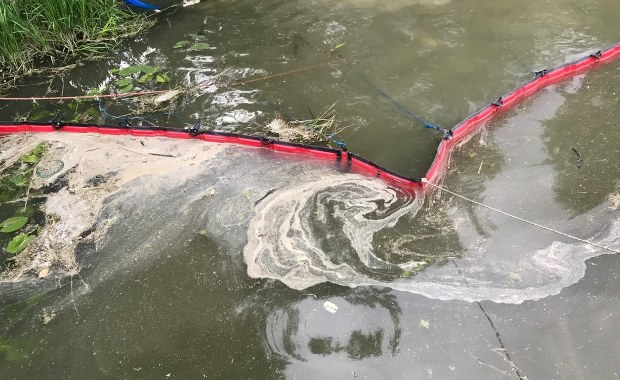 Sanepid o awaryjnym zrzucie wody do Motławy: Na razie nie jest groźny 