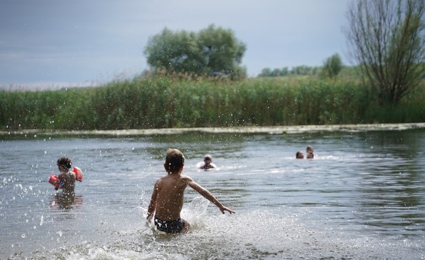 Sanepid podał przyczynę zatrucia 29 osób nad jeziorem w Lubelskiem