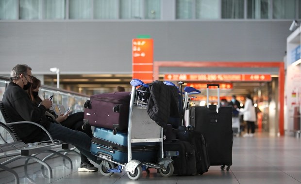 Sanepid pracuje nad specjalnymi procedurami. Chodzi o osoby wracające z Indii i Brazylii 