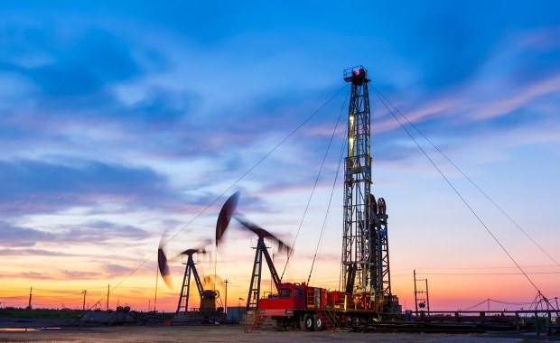 "Sankcje głodzą machinę wojenną Putina". Historyczny spadek cen rosyjskiej ropy