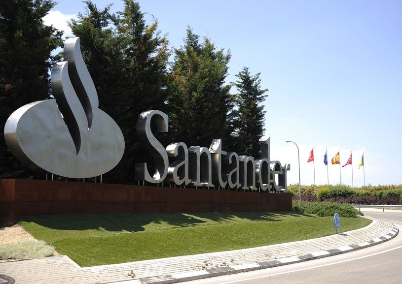 Santander do lipca zamknie 1000 oddziałów /AFP