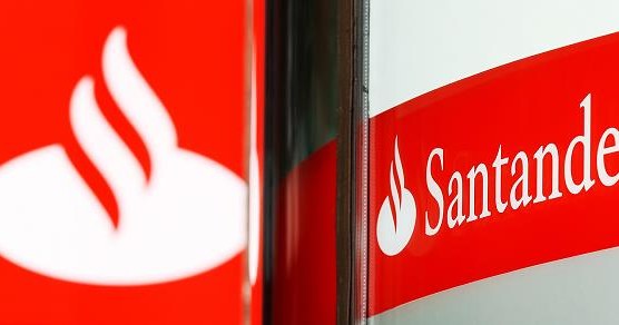 Santander - logo i kolorystyka /AFP