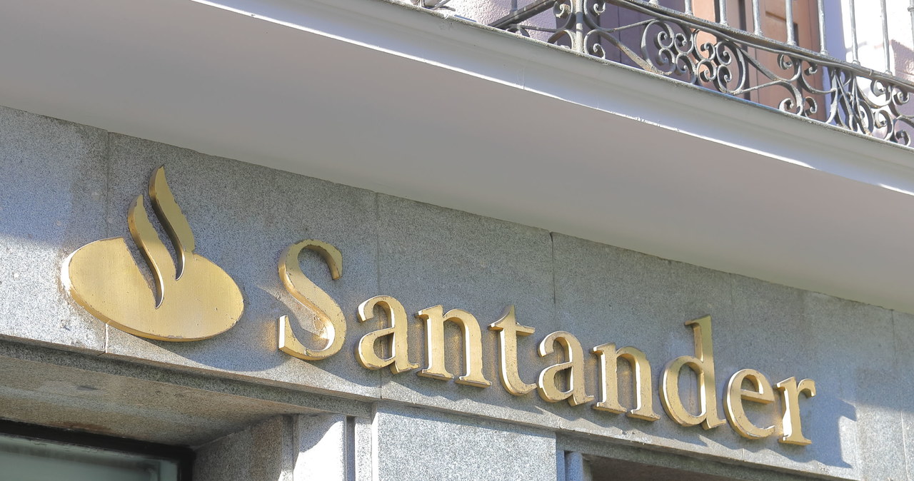 Santander odracza dywidendy, tnie pensje prezesów. /123RF/PICSEL