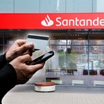 Santander ostrzega przed nowymi oszustwami. "Nie przykładaj karty do telefonu"