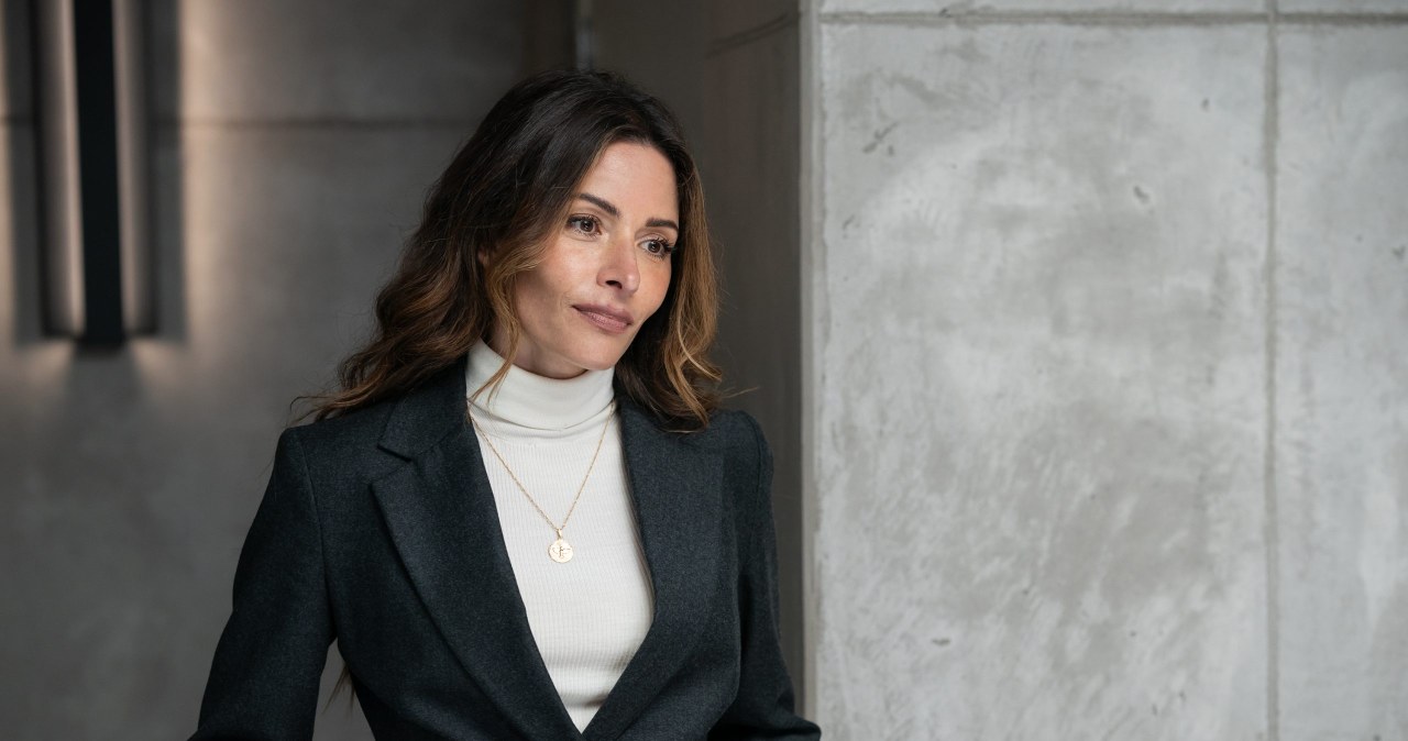 Sarah Shahi w serialu "Paradise" /Disney+