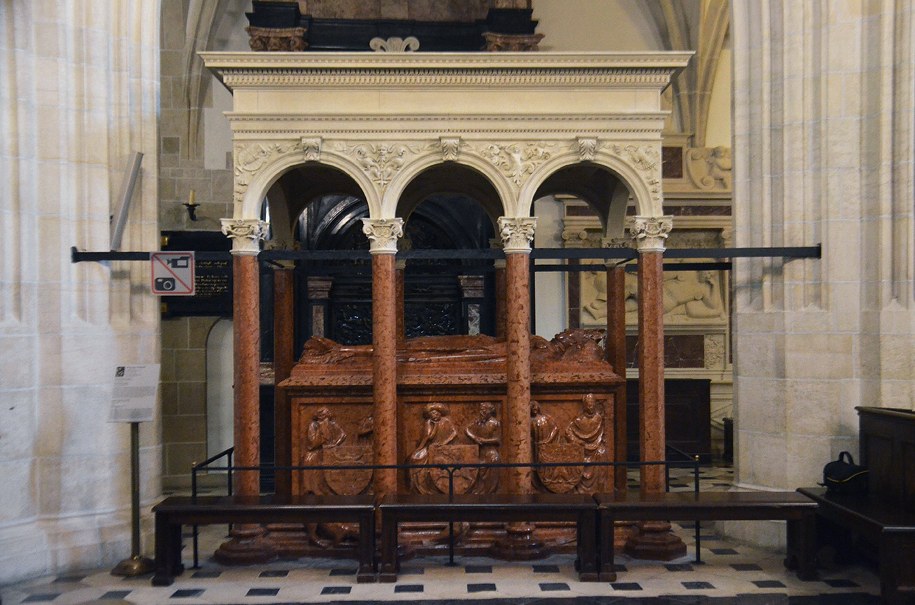 Sarkofag Władysława Jagiełły -  zdjęcia udostępnił Ignacy Jakubczyk konserwator zabytków /Marek Wiosło /RMF FM