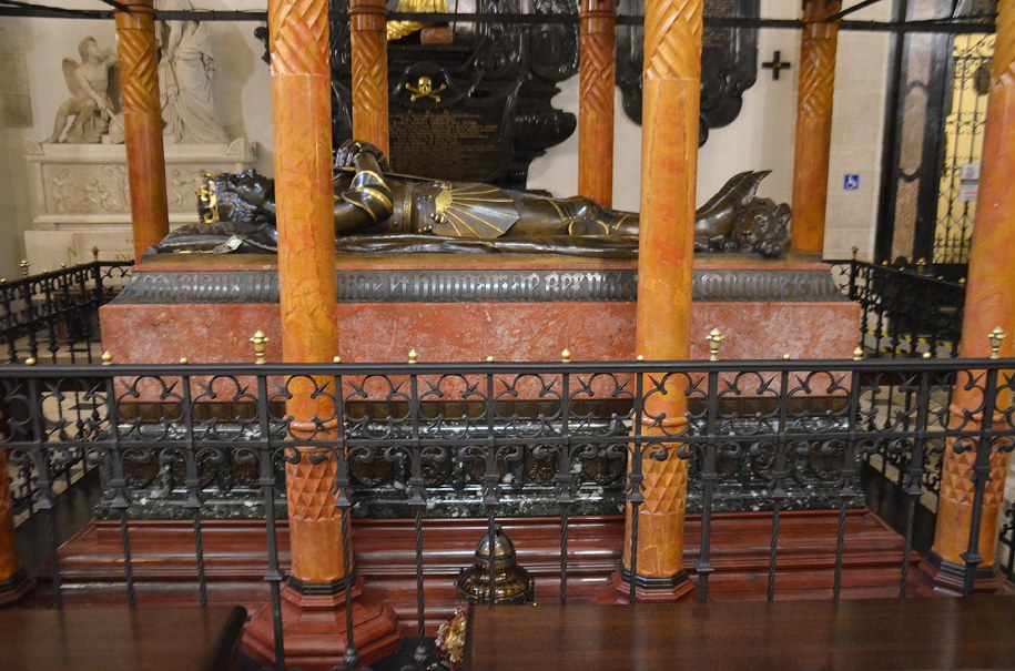 Sarkofag Władysława Warneńczyka - zdjęcia udostępnił Ignacy Jakubczyk konserwator zabytków /Marek Wiosło /RMF FM