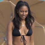 Sasha Obama na plaży. Paparazzi nie przegapili takiej okazji!