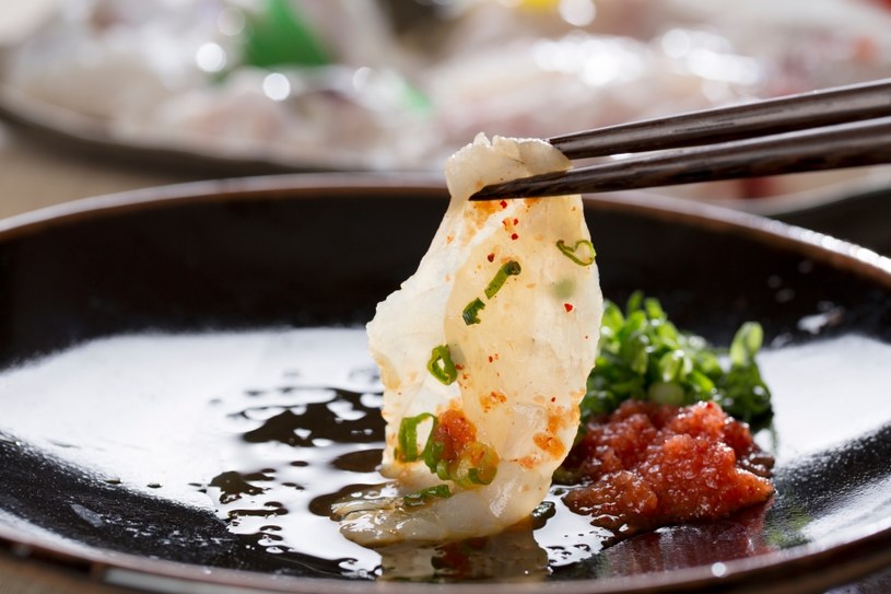 Sashimi z fugu jest niezwykle drogim i wyszukanym daniem /123RF/PICSEL