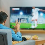 Sąsiad krzyczy "Gol!", a u ciebie piłka leci dopiero do bramki? To dlatego telewizja internetowa się zacina
