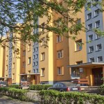 Sąsiedzi walczą o miejsca parkingowe. "Najlepsze są wiadra"